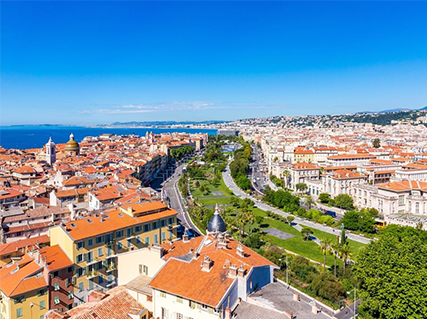 Take a Stroll around Nice !