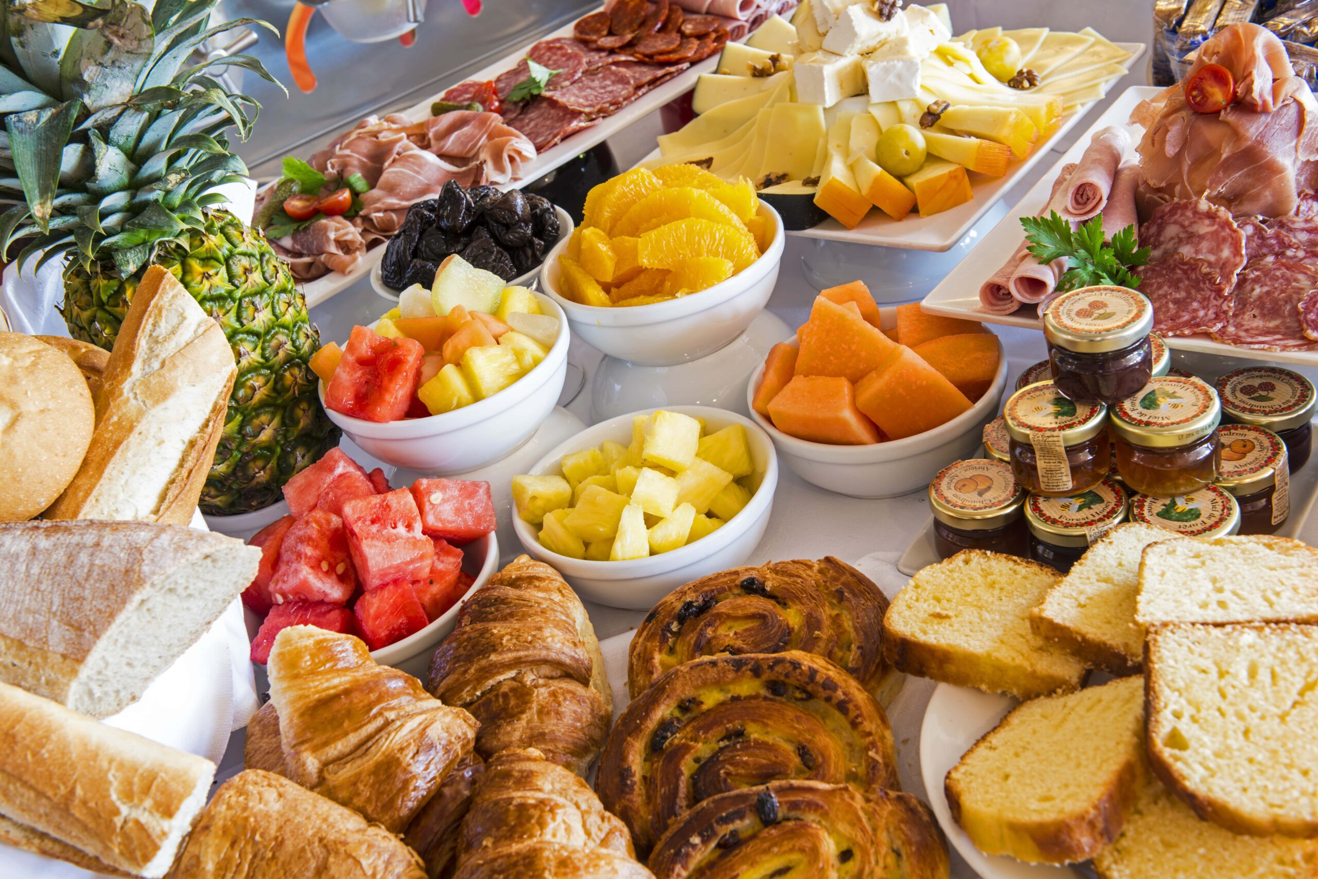 Buffet petit déjeuner - Hôtel West End Nice - Promenade des Anglais